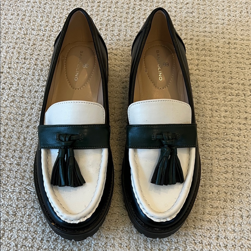 Bandolino Black and White w/ Green Tassel Loafers